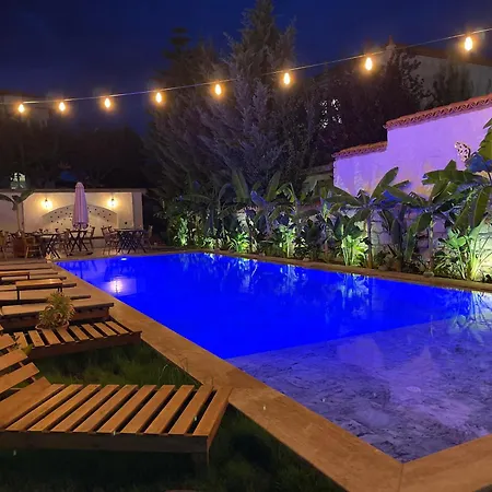 Trina Talles - Luxury Design Adult Only Otel 4*